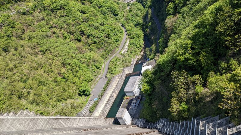 浦山ダムを見下ろす